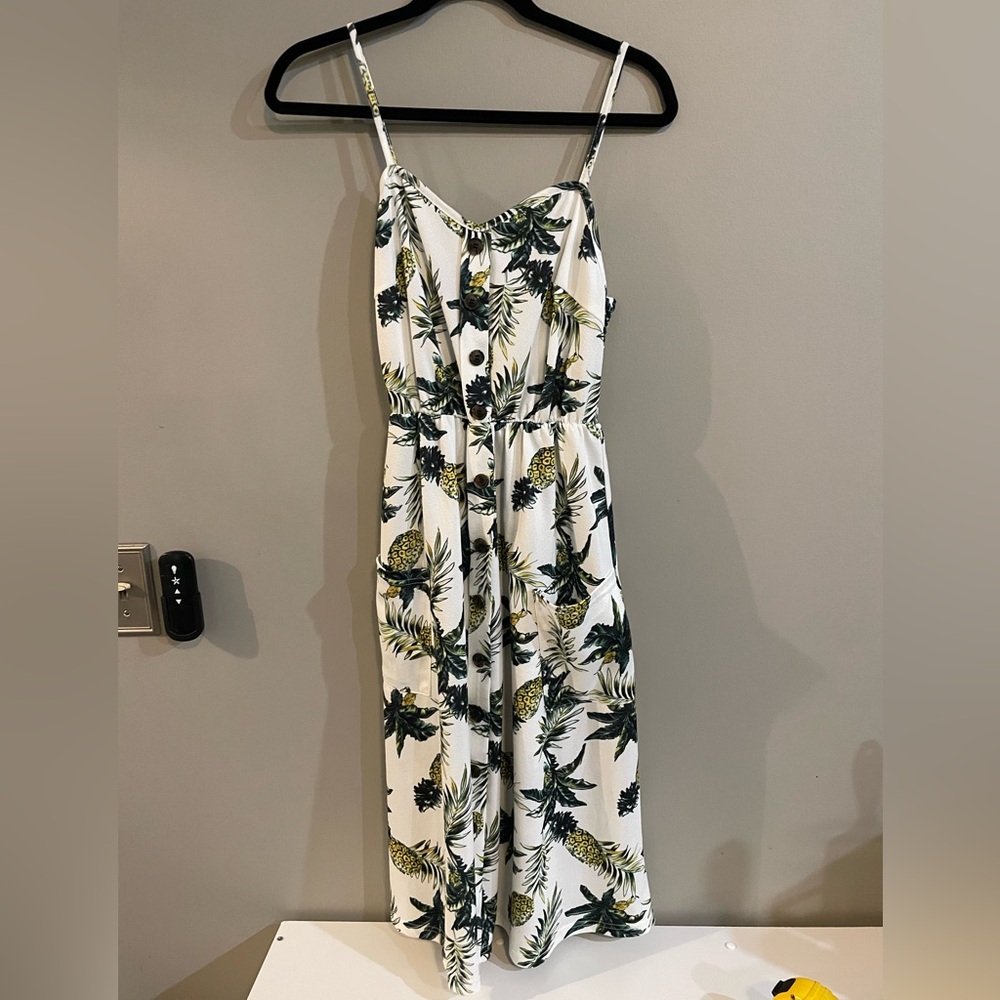 Women’s Hawaiian pineapple Knee Length dress Size Medium